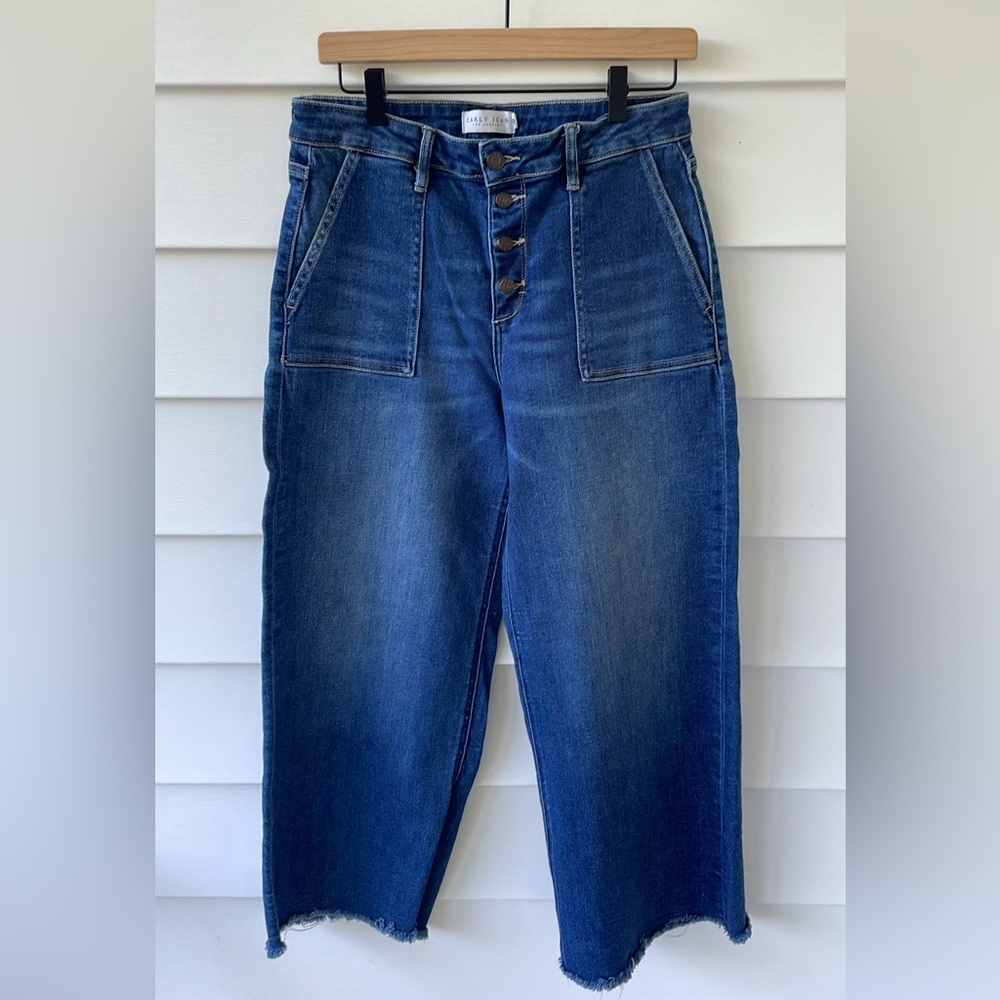 EUC Carly Jean Hendrix Wide Legs Jeans